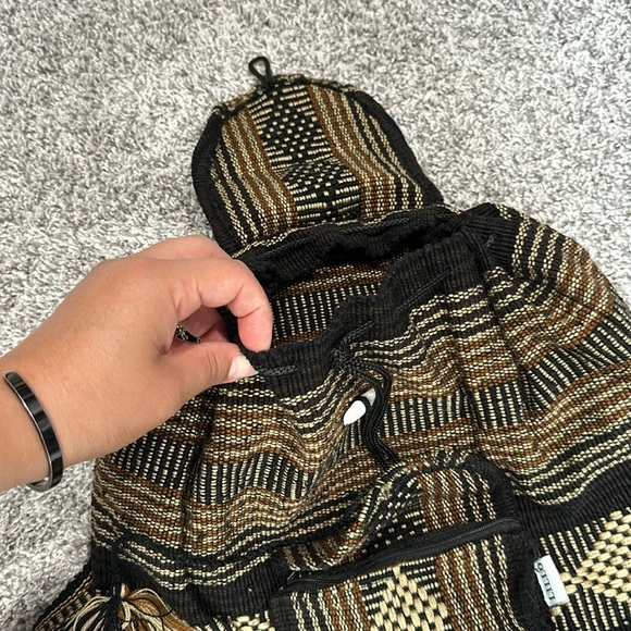 Black and Gold Woven Backpack - Picture 5 of 11
